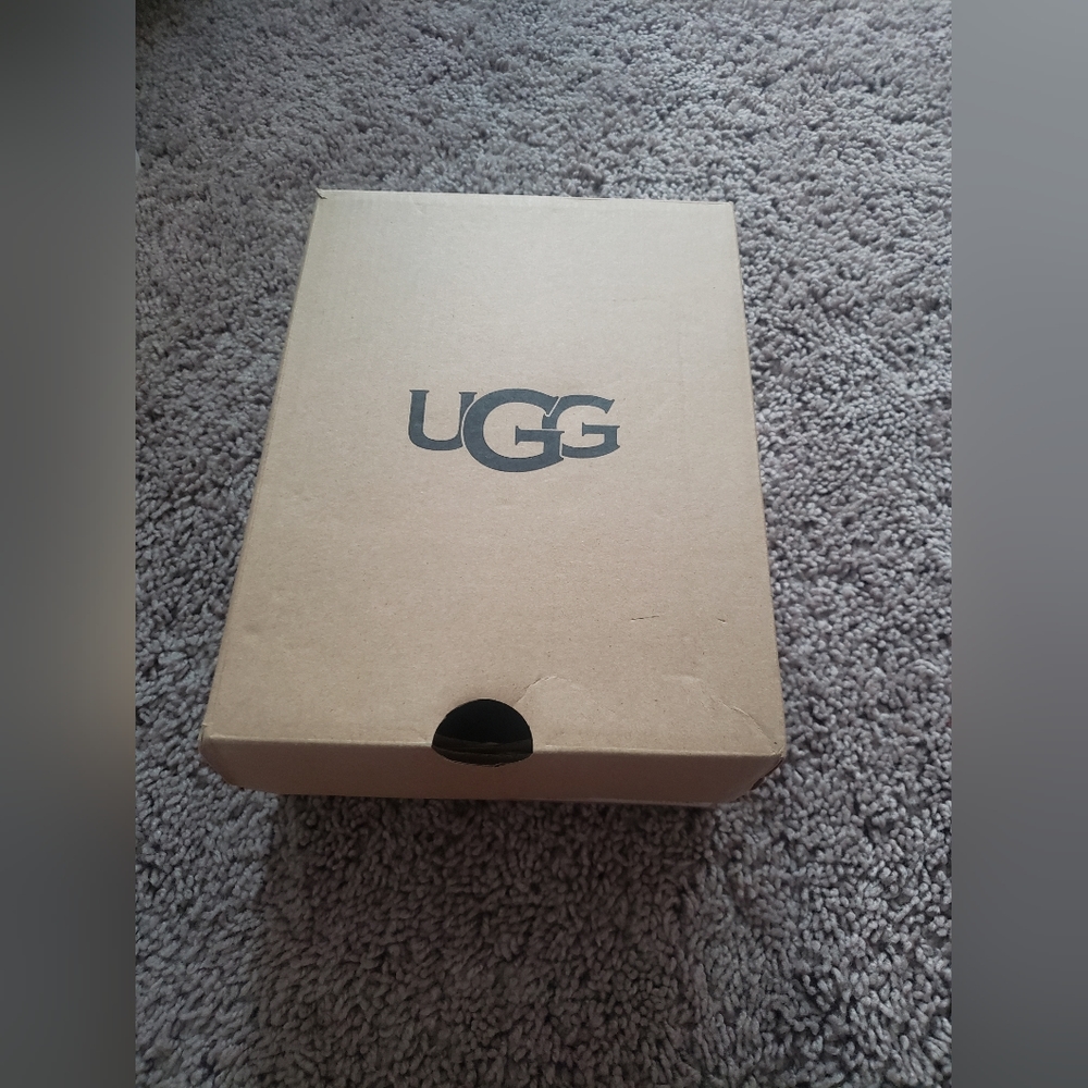 Uggs-low sneaker -size 12- kids
